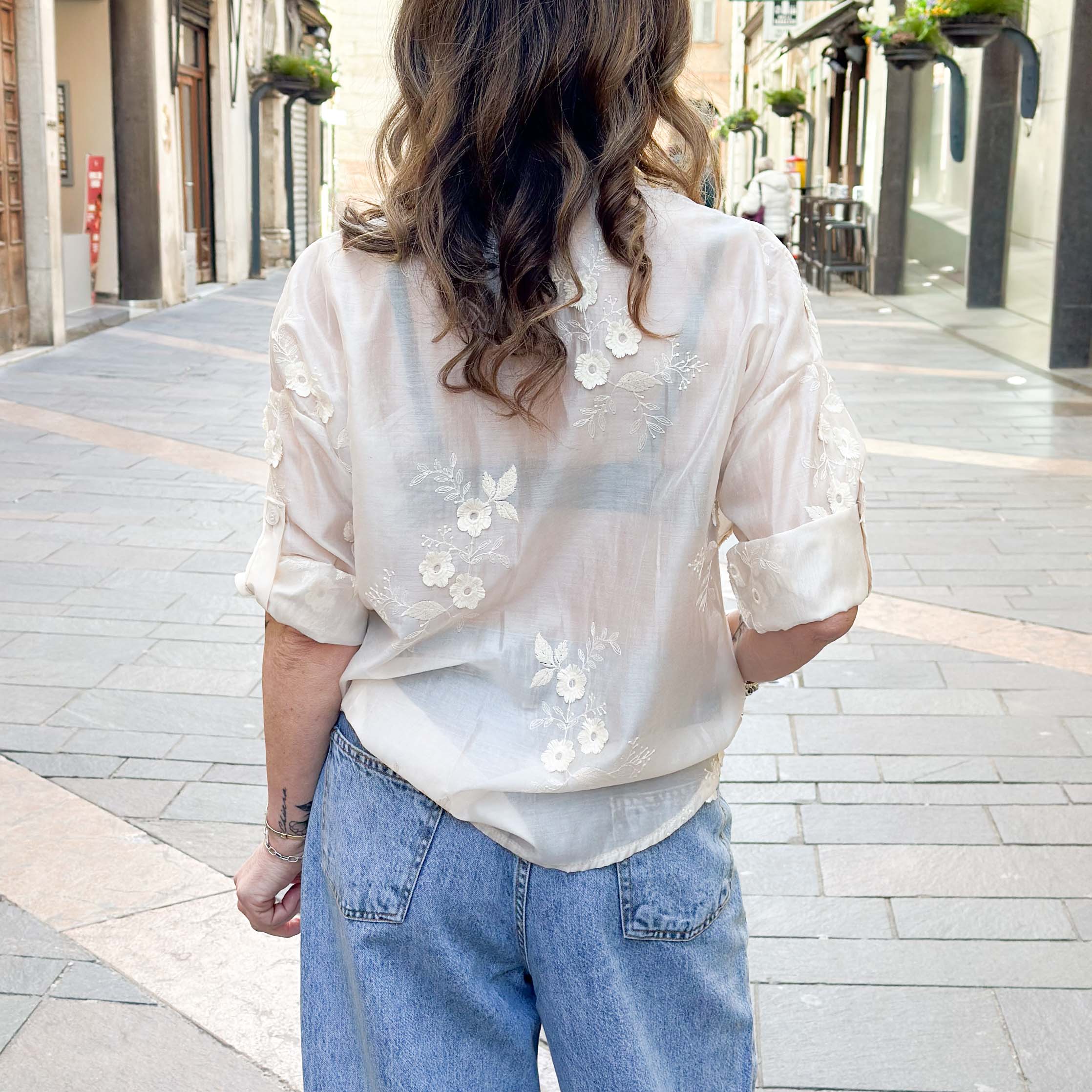 Camicia Fiorellini ricamati