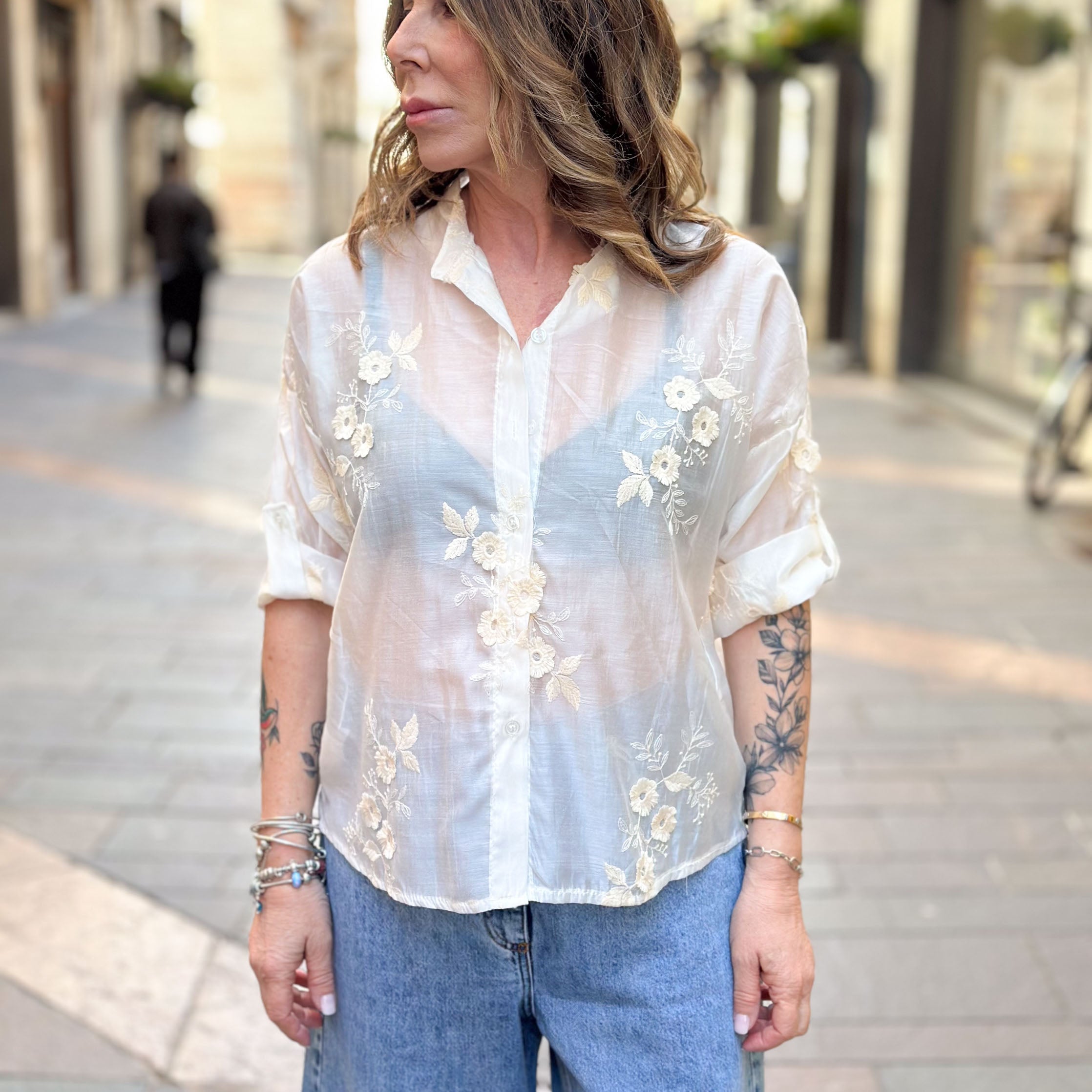 Camicia Fiorellini ricamati